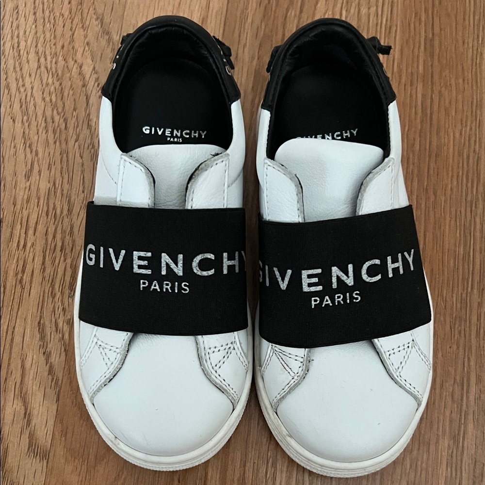 Givenchy Kids Sneakers in White and Black